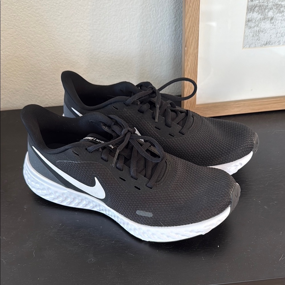 Nike Women's Black Running Shoes Size 8